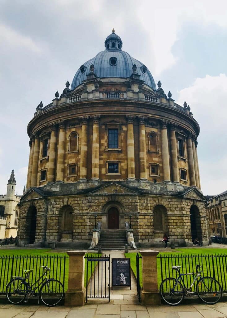 The radcliffe camera, britain's first circular library.