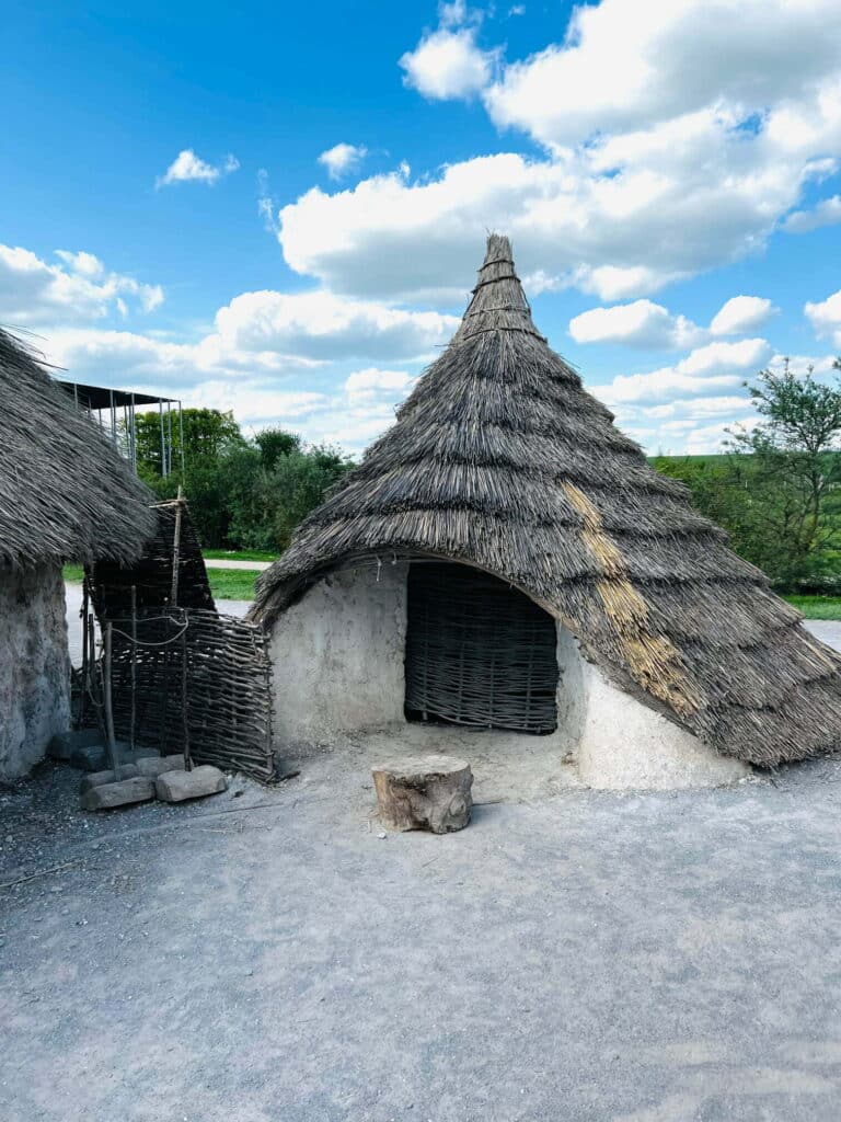 Neolithic hut at stonehenge