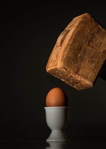 Egg, hammer, hit